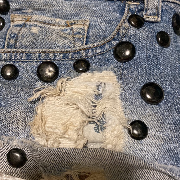 Vintage Guess Embellished jean shorts shorts - Picture 6 of 6